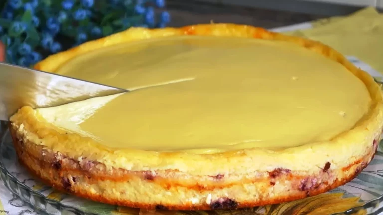 Все смешали и в духовку! Творожная запеканка с малиной вкуснее, чем мороженное — 2 слоя в одном рецепте