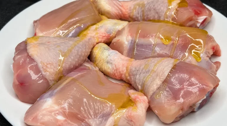 Курица по-средиземноморски: простой и вкусный ужин на одной сковороде